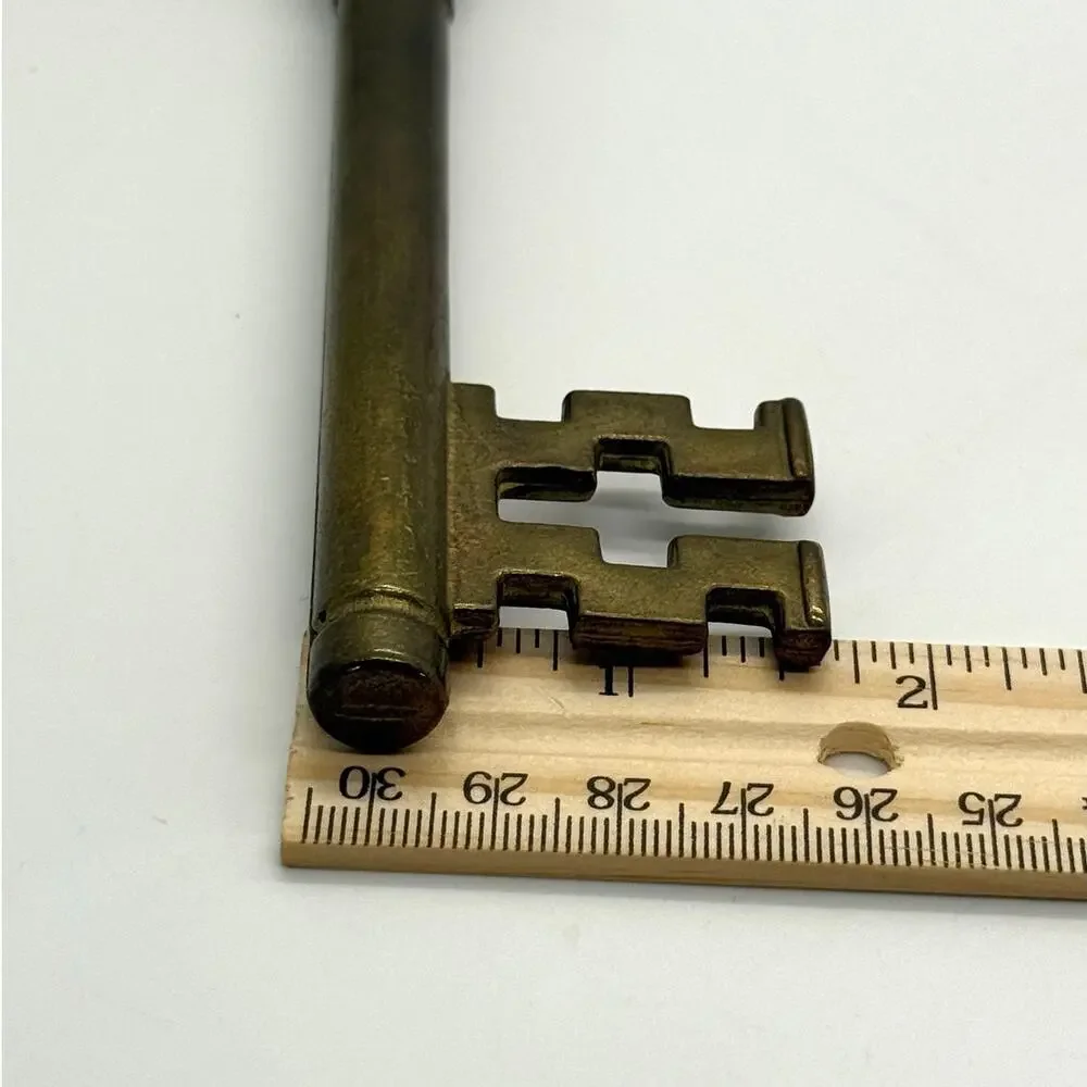 VTG Brass Skeleton Key Huntington W VA Inscribed 7 Inch‎ Souvenir Oversize Decor